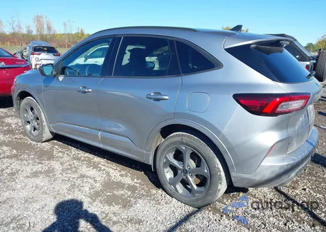 2024 Ford Escape St-Line z USA, uszkodzony, nr VIN 1FMCU9MN4RUA41955